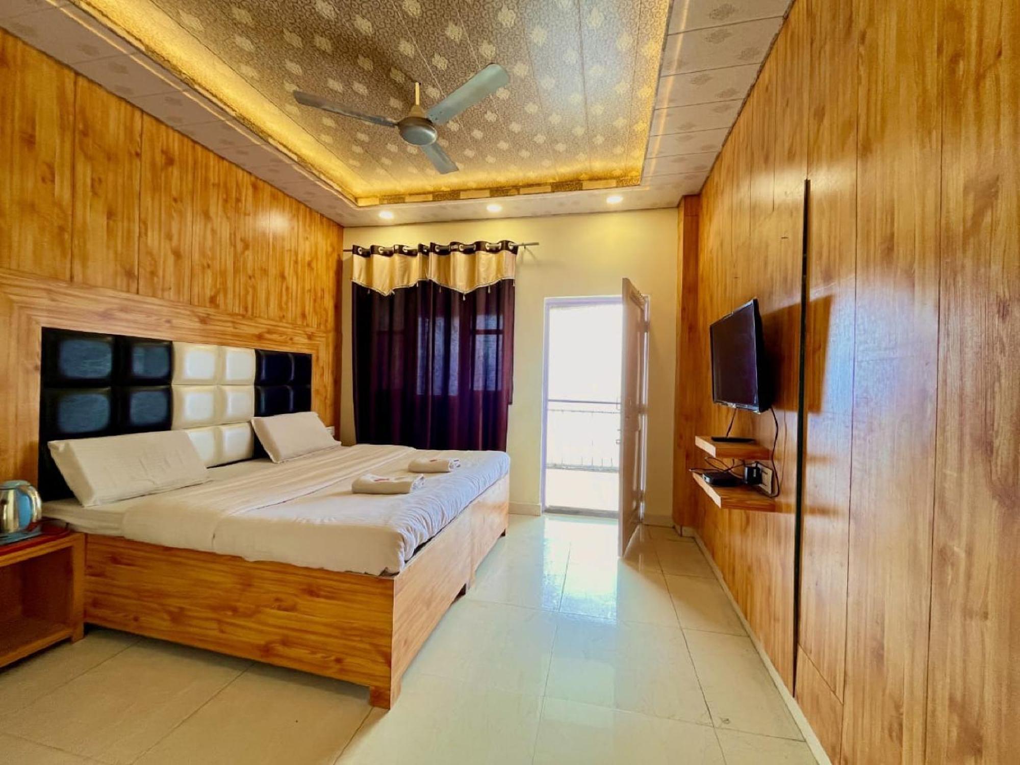 Khajjiar Sparkle Star Resort מראה חיצוני תמונה